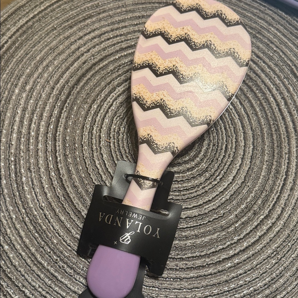3/$10 girls hairbrush 🆕